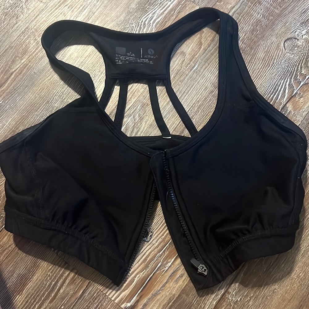 Sports bra